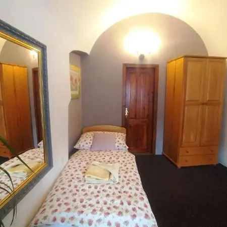Mini Abraka 4*