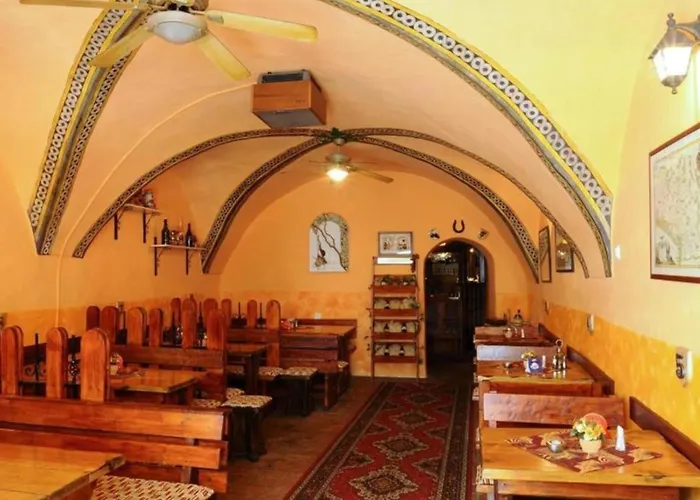 Mini Abraka Апарт-отель Чески-Крумлов